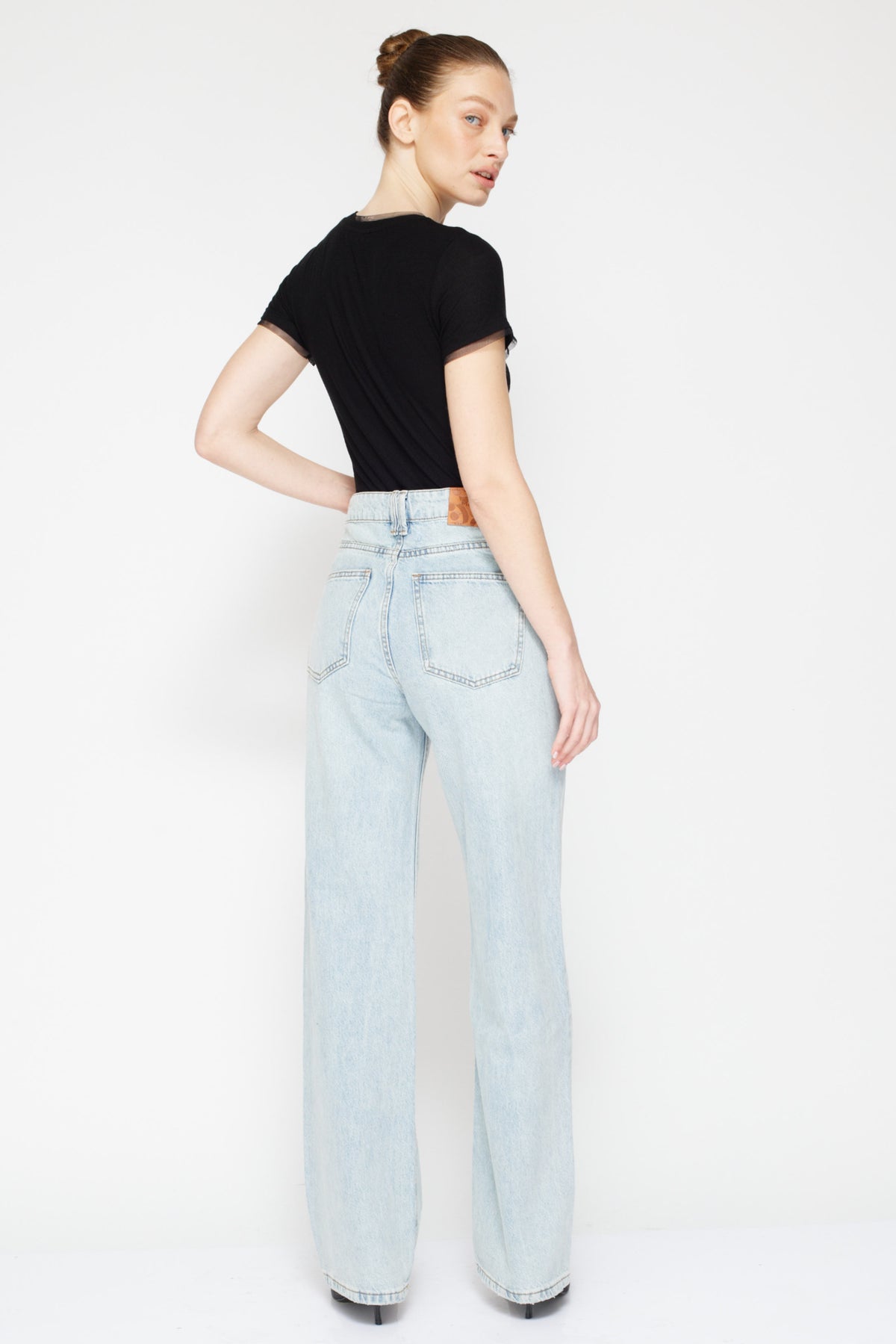 Madison Light Blue 3840 image 1