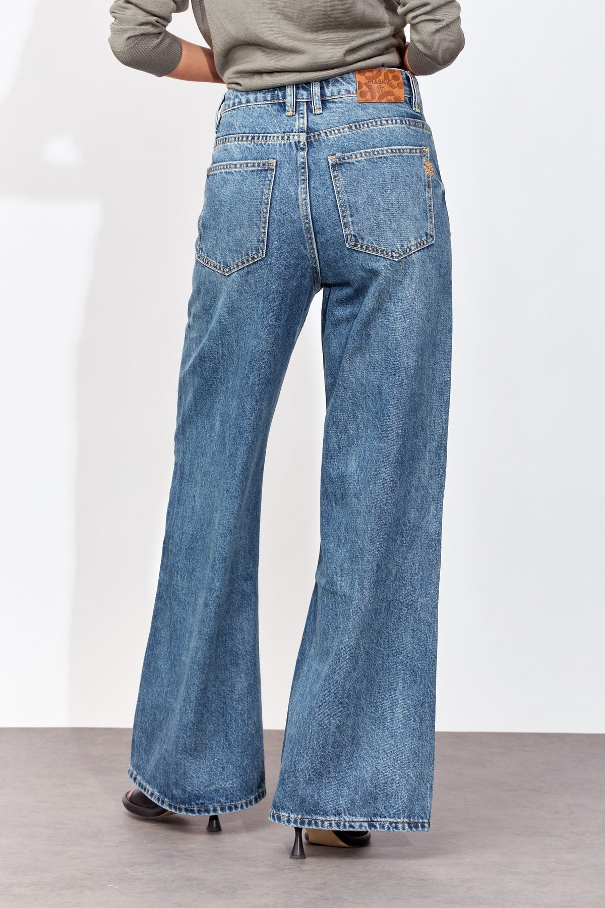 Anna Blue 3760 image 3